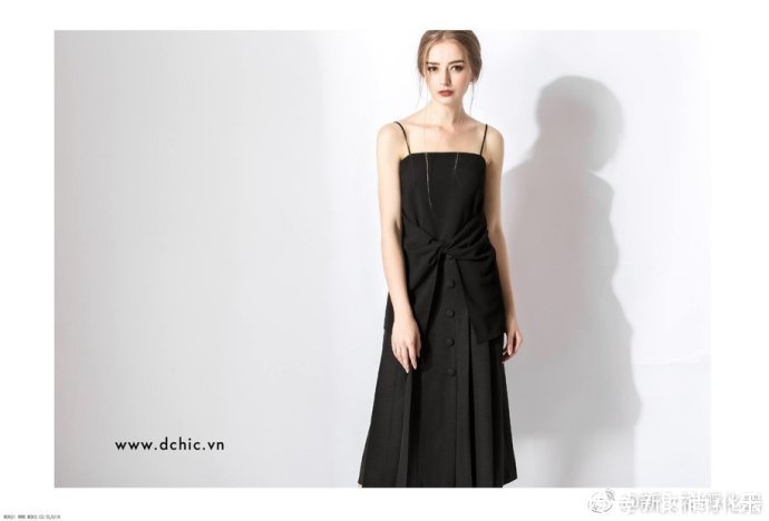 美女米可五官深邃立体身材性感