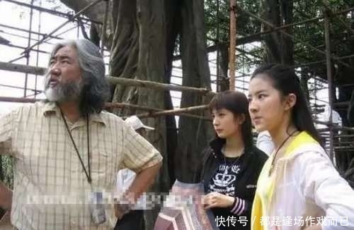  『刘亦菲』14年前给刘亦菲撑伞，14年后却成一线明星，网友：这叫风水轮流转