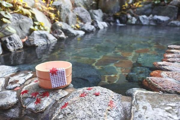 日本泡温泉3条规定,第一条就让国人难以为情,尤其是女性游客!