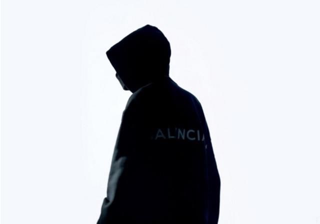 骚白真被冤枉？举报人发博承认捏造事实，终身退出直播界