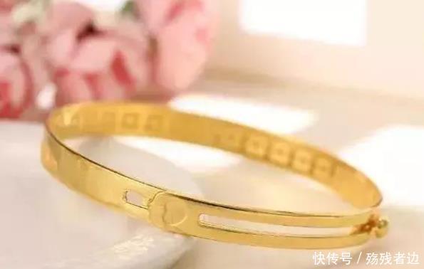 『你试戴』逛金店的时候,为啥不要试戴黄金手镯?现在知道还不晚!