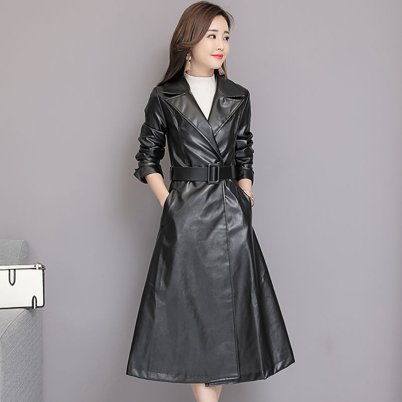 别傻傻的只知道穿套装，今年流行的皮衣+小脚裤，显高显瘦美极了