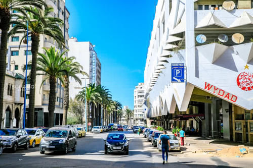 法国在非洲建立一座“欧洲城市”,穷人富人分开住,但经济发达