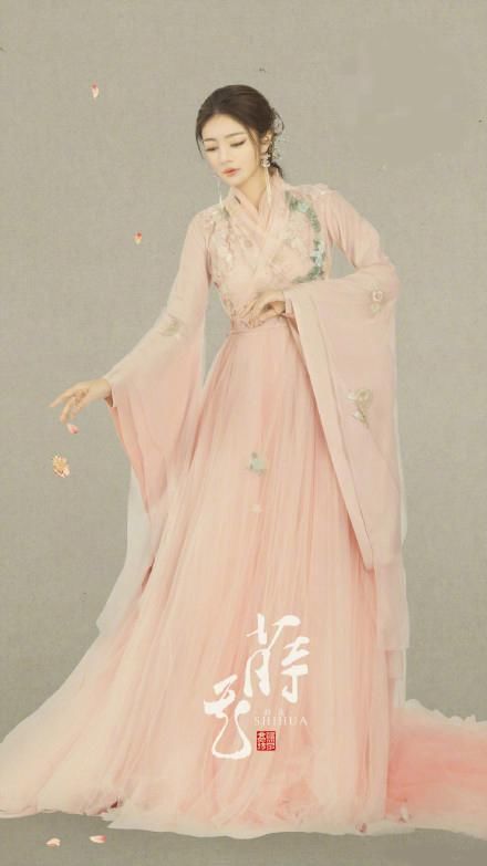 最美连衣裙穿搭排行榜,关晓彤垫底,鞠婧祎也才第七名