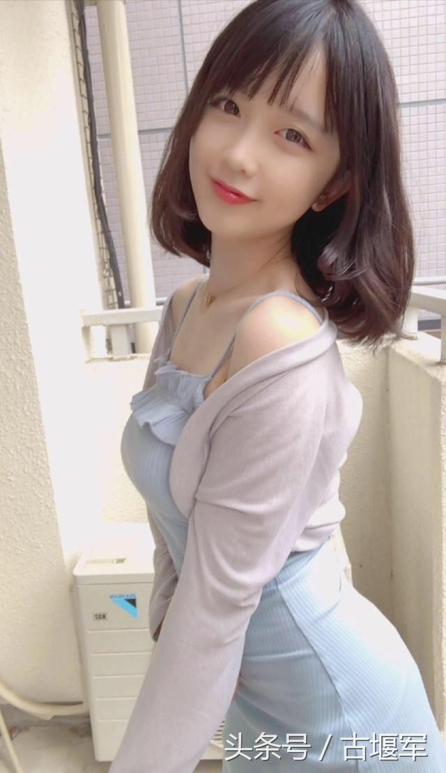 学院派美女,略带风尘气息