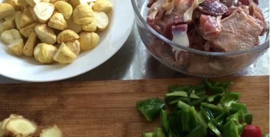  【板栗烧鸡】板栗搭配鸡肉，无敌美味回味一整天！