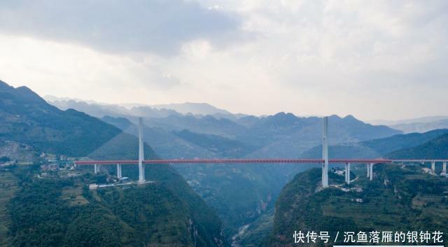 又一中国奇迹：云贵高原造出世界最高大桥，565米的高度折服世界