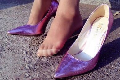 尖尖细高跟,柔软舒适不磨脚,也是很多女孩子的追求!