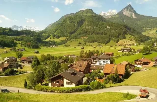 阿尔卑斯冰原列车，踏上瑞士最美风景之旅