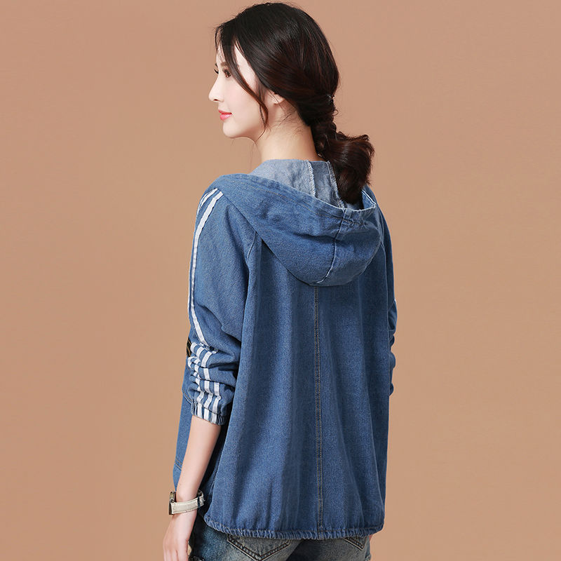 我家九妹今年22，人不但长的美更是会穿，秋天这样穿简直万人迷