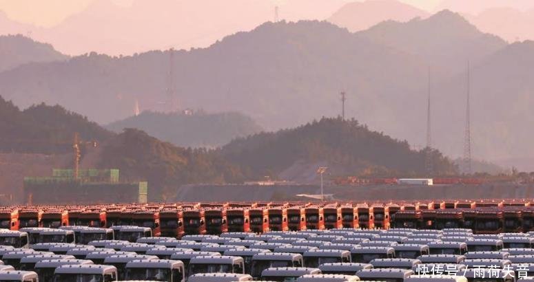  车站@湖北这条高铁今年通车，沿线居民有福了，耗资528亿设立13