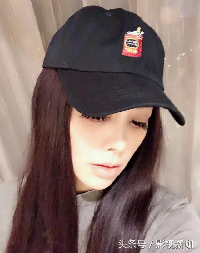 46岁宁静戴假发装嫩,化淡妆点缀,网友:睫毛快“冲出”屏幕了!