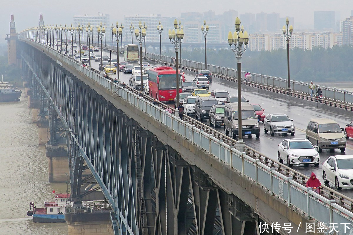 中国修建这一桥梁时被美国专家取笑，工程建完后却被誉为世界奇迹