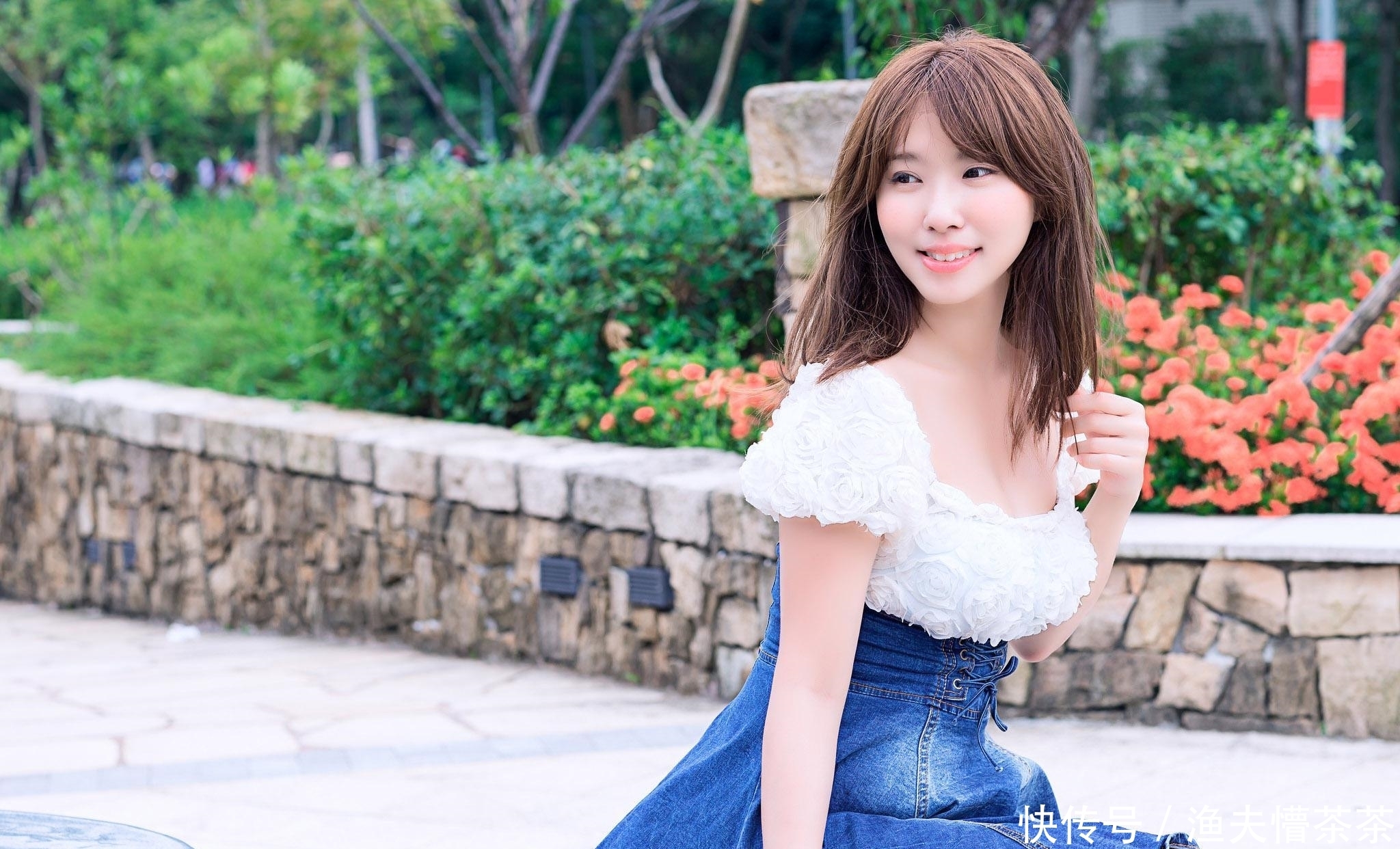  #写真#时尚穿搭推荐：时尚美女唯美写真，青春、靓丽，简直美爆了
