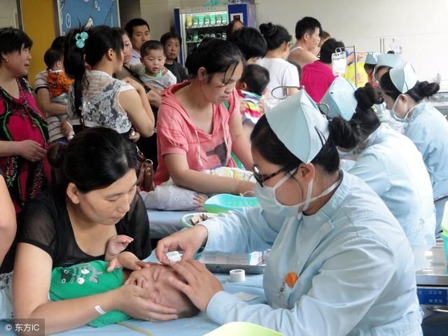 假疫苗事件引燃舆情！人民日报评论：一查到底，方可纾解疫苗焦虑