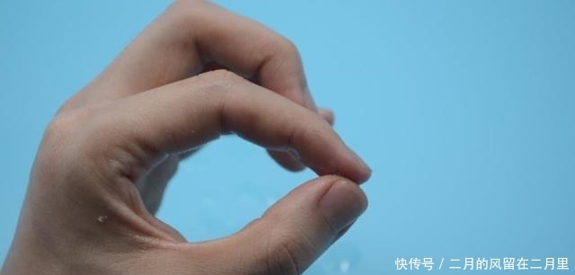 『解开』手指被502胶水粘住怎么办?学会这诀窍,胶水立马融化