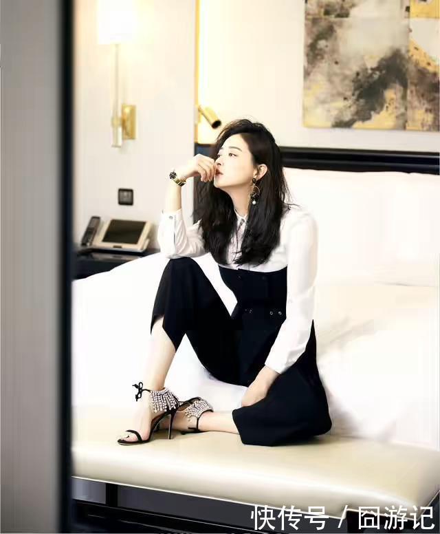 蒋欣的细腿吓到我,网友:腿是真的好看,衣品也是真的差!