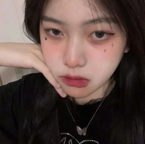  女生|谁说单眼皮女生不好看？如果拥有以下“3个特点”，照样当女神