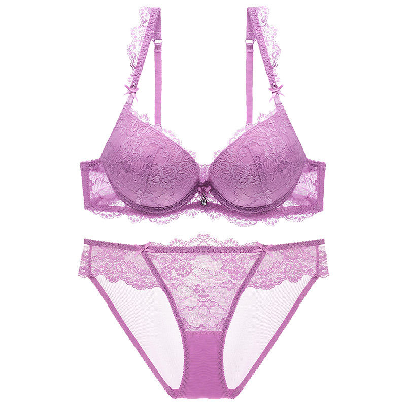 贴身穿一次“薄纱”设计，不媚不俗，光看颜值就知道有多性感