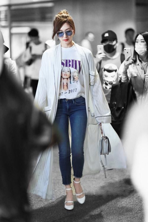 偶遇美女，高雅娇美肌肤嫩白，身材很是迷人!