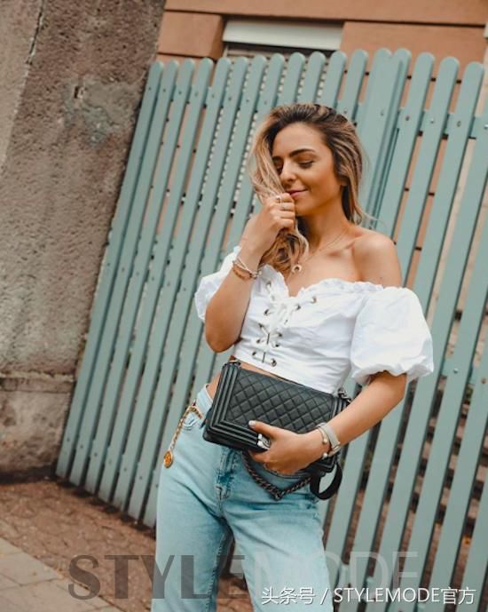 荷叶边加持下的露肩装立马C位出道