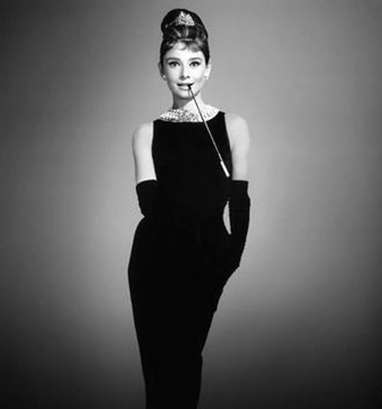 经典小黑裙如何穿出高阶感?