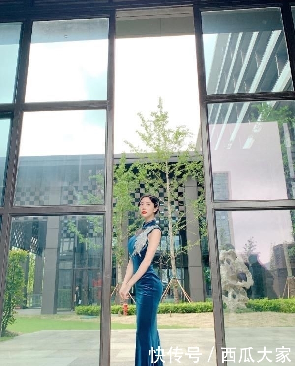 【妩媚】“亚洲第一美女”克拉拉,穿旗袍优雅又妩媚,依旧遮不住的性感!