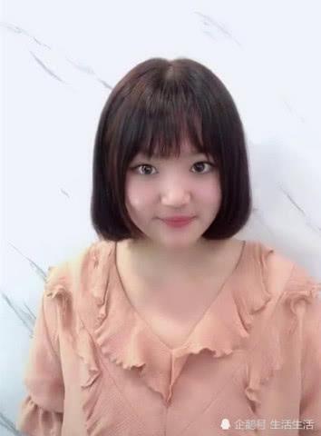 大脸姑娘想换一个发型，剪完短发秒变日系萌妹，网友：剪个头发像