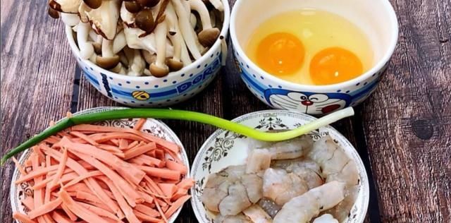  [鸡蛋]饭前先喝汤，胜过良药方，喝汤还能减肥