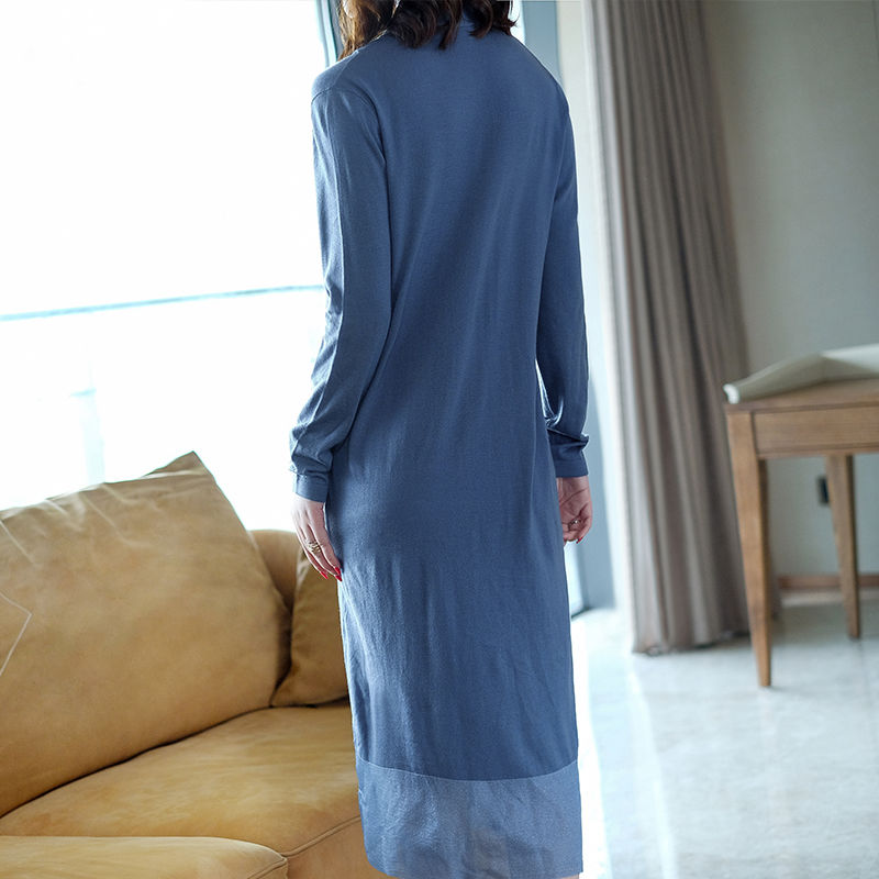 每次看到53岁小姨，都是这么年轻漂亮!原来常穿这高级裙，忒美