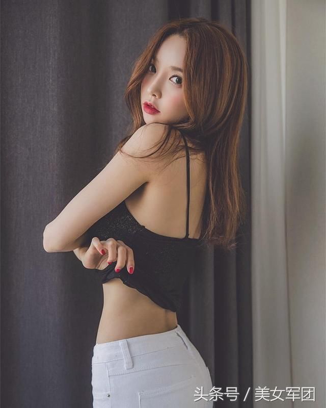 天菜级“千变女郎”，展现不同风貌的姣好身材！