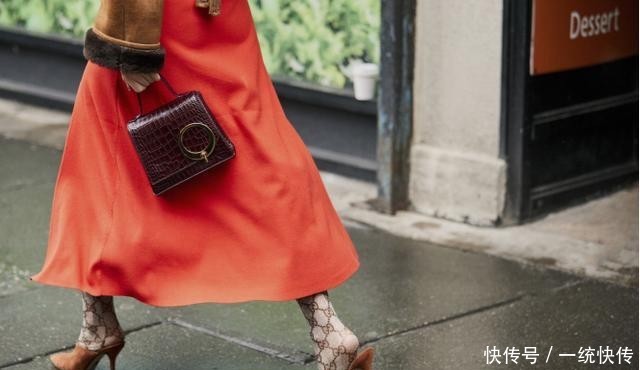 #条纹短袜#穿“长筒袜”出门算什么!今年“短袜”风潮正流行,款式多随意挑