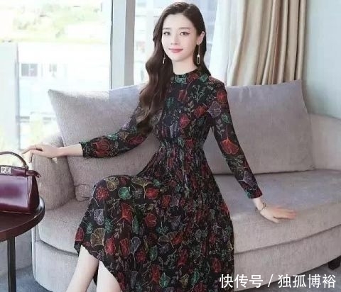 #大方#2020早春流行的“碎花裙”,洋气减龄,大方耐看