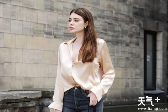 大胸妹子怎么穿衣好看 这三大雷区需避开