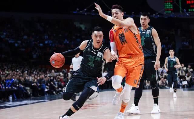 郭艾伦cba全明星球鞋