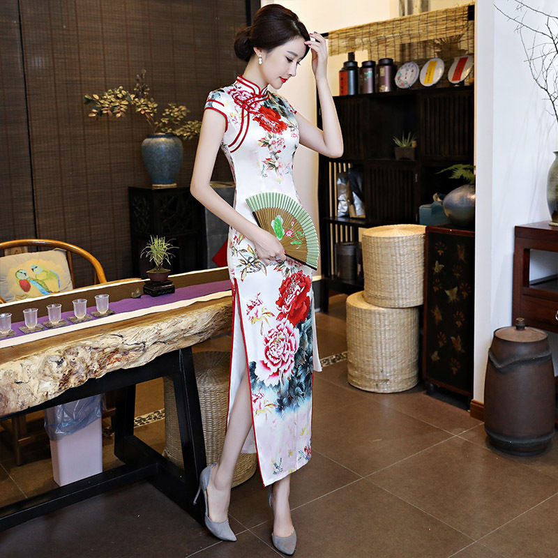 长得好看，不如穿的气质!穿上这种旗袍，凸显好身材，美到骨子里