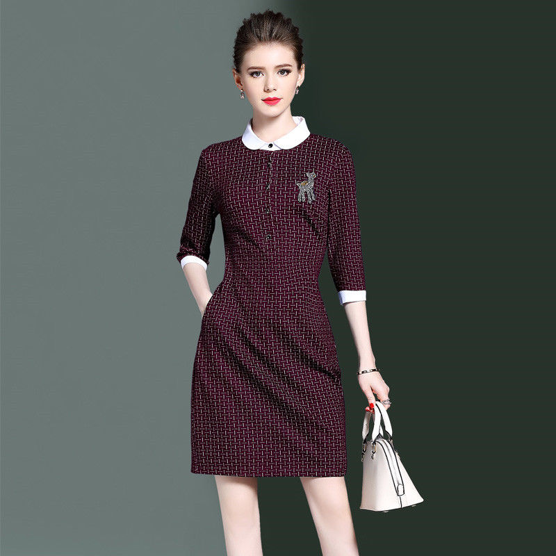 别以为秋天只能穿上下装，这样的美裙给你不一样的味道，别样的美