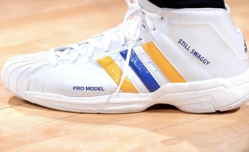  『Adidas』Adidas Pro Model 2G，一款抓地力非常出色的实战球鞋