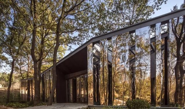 刷脸启动马桶、wifi全免费……中国诞生最美公厕