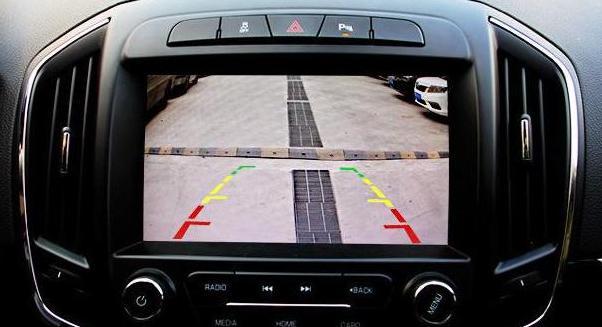 倒车怎么找方向？老司机传授几招，新手司机记得收藏起来