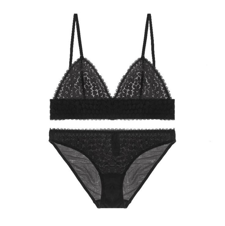 “透明式”三角裤，真是害羞得都不敢碰，定能俘获你的那个他