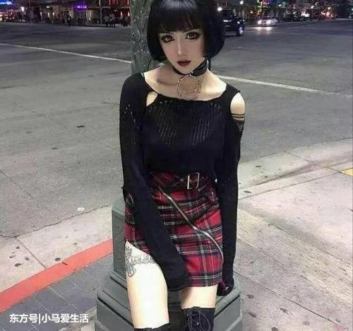 中国的真人芭比完胜外国，没想到素颜却美成这样