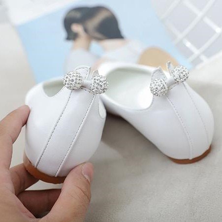 有一种女鞋叫:瓢鞋，比细高跟舒适，比小白鞋洋气，立秋穿正合适