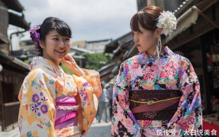 去日本旅游，大街穿着和服的美女，拍了半天才发现都是国内妹子