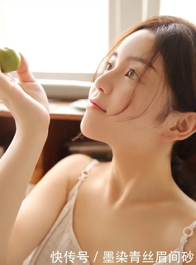  性感：美女图集，第794期：性感时尚，图几小姐姐，你会更喜欢呢？