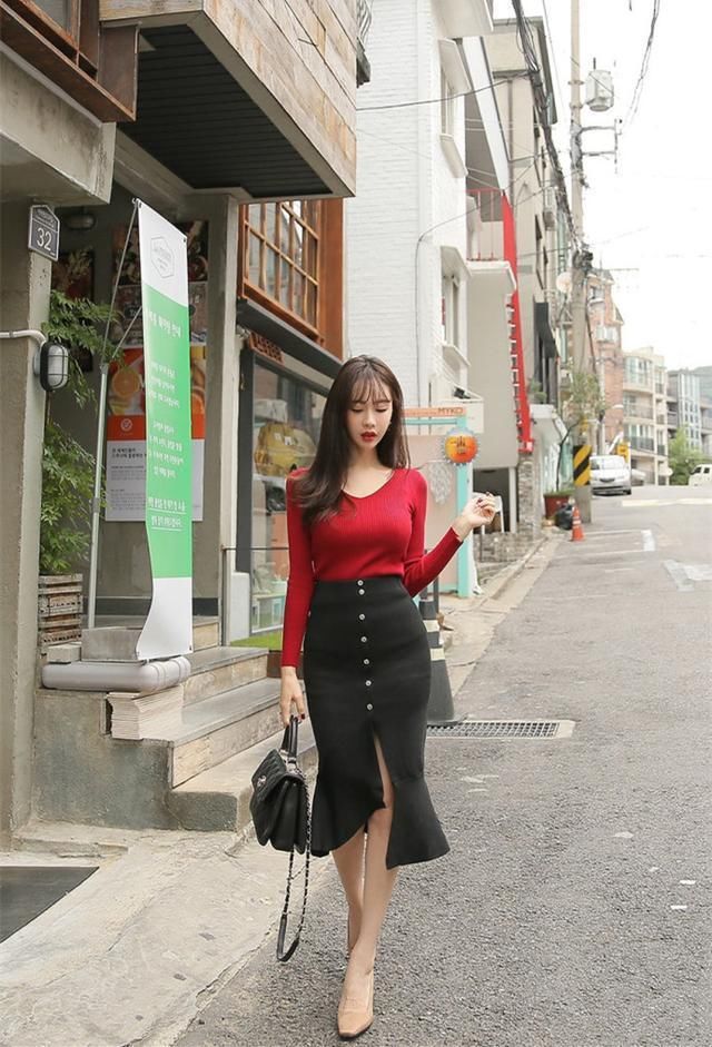 街拍 盈盈走来，丰姿尽展，淑女才情，温柔之至