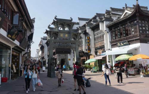 黄山市除了有黄山，还藏着两条有韵味的老街，绝对值得一去