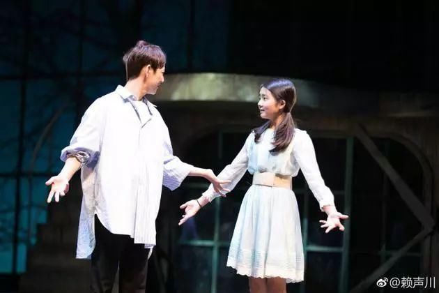 被曝与鹿晗分手？宋祖儿通知书曝光 杜海涛就餐厅腹泻事件发声明