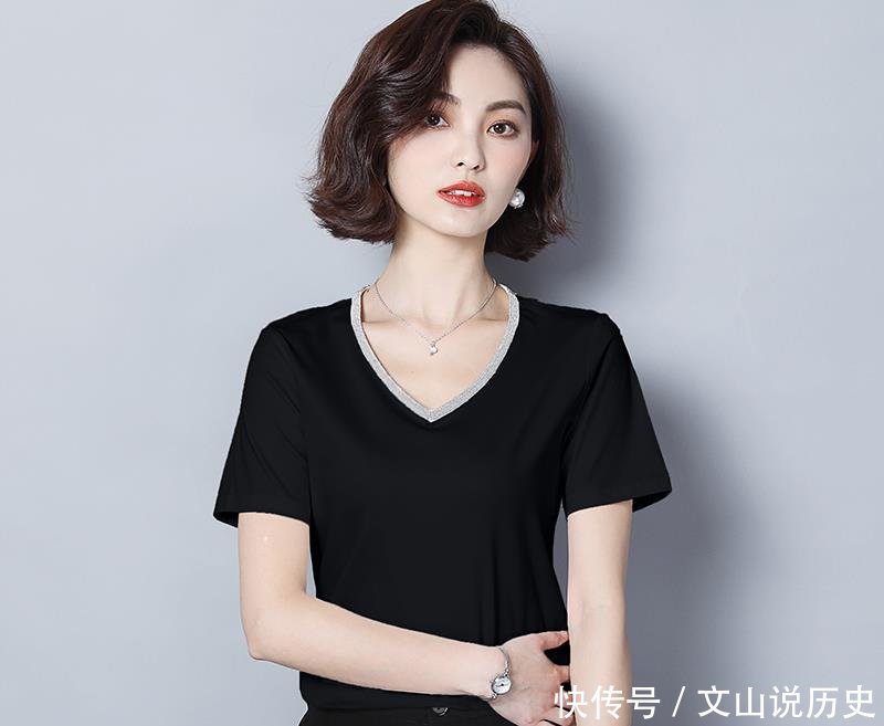 舒适■简约舒适的百搭T恤，洋气减龄又美嫩，轻松穿出优雅女神范儿