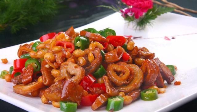 #牢记#炒肥肠时,牢记三个诀窍,肥肠香嫩没异味,吃着特别下饭